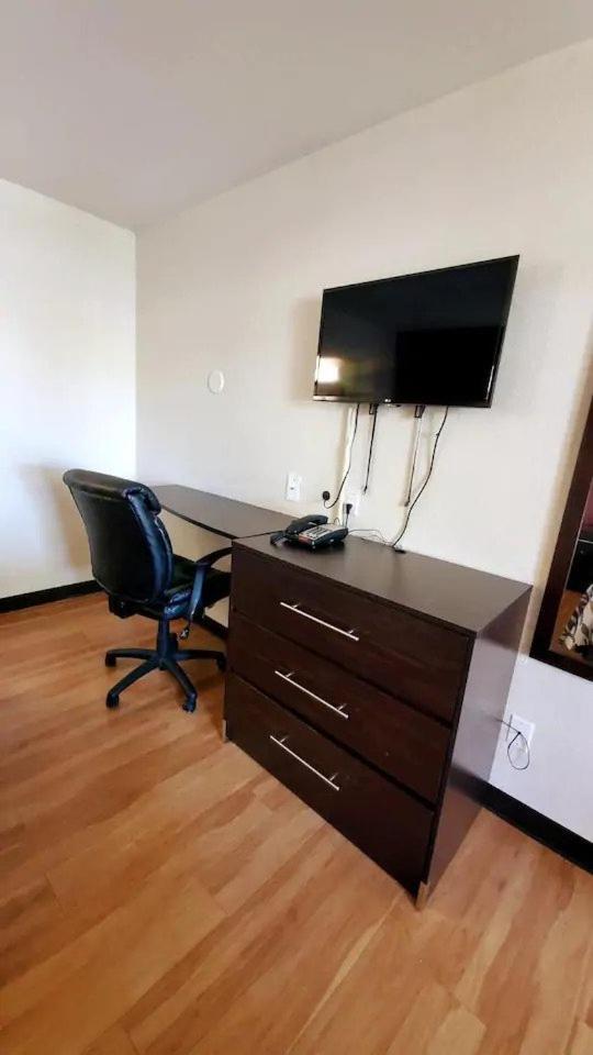 Sacramento Inn & Suites North Highlands Buitenkant foto