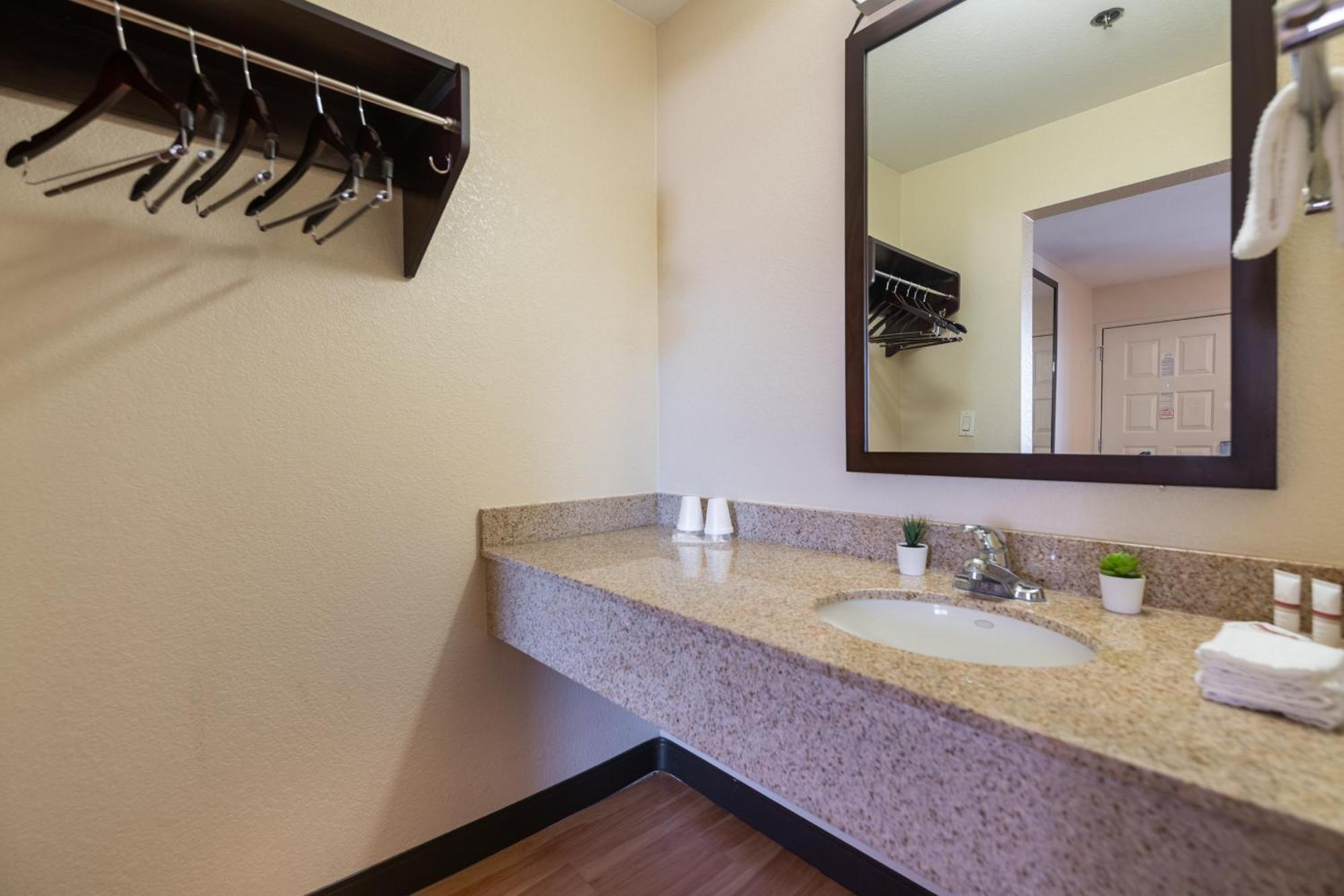 Sacramento Inn & Suites North Highlands Buitenkant foto